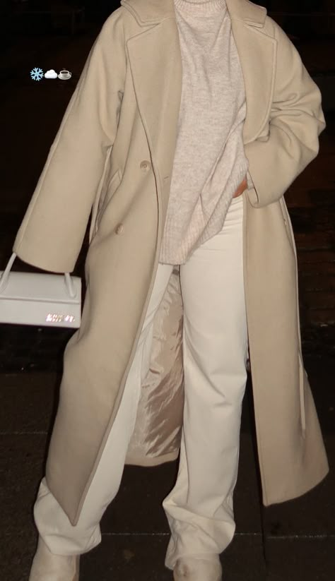 Long Beige Coat Outfit, Cream Trousers Outfit, Beige Coat Outfit, Track Suit Outfit, Flares Outfit, Long Beige Coat, Cream Outfit, Day Fits, Zara Drip