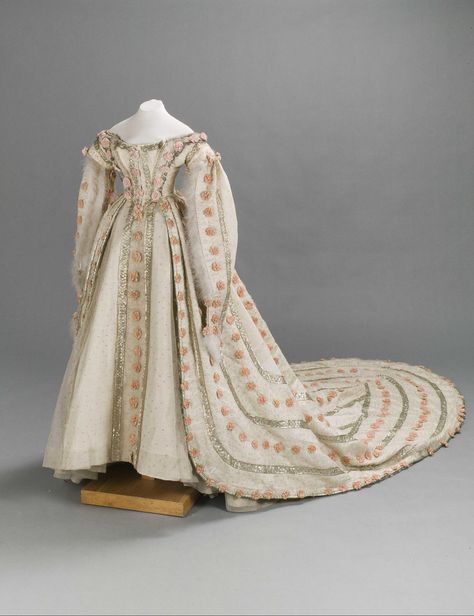 Art works Russian Court Dress, Court Gown, Empress Maria Feodorovna, Historical Garments, 1860s Dresses, Russian Dress, Grand Prince, Maria Feodorovna, Fashion Sketching