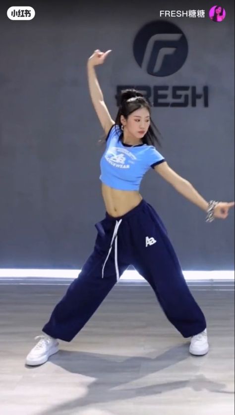 Hip Hop Practice Outfits, K Pop Idol Dance Practice Outfit, Dancer Style Outfits Hip Hop, Dancer Fits Hiphop, Dance Fits Hip Hop, Dance Practice Outfits Hip Hop, Hiphop Outfit Dancers, Hiphop Dance Outfit Aesthetic, Dancer Outfits Aesthetic