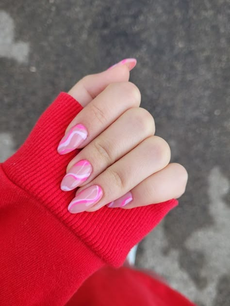 Pink And White Swirl Almond Nails, White Pink Swirl Nails, Pink And White Wavy Nails, Hot Pink Wave Nails, Pink Nail Swirl Designs, Summer Nails Swirls Pink, Light Pink Nails With Swirls, Pink French Tip With Swirls, Round Swirl Nails