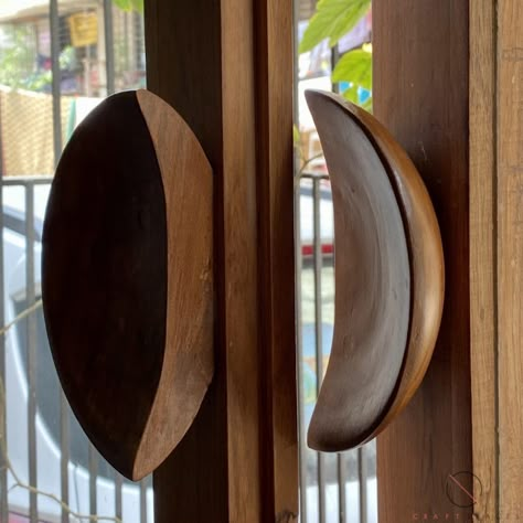 Wooden Door Handle Design Modern, Wood Handle Door, Wooden Handles Door, Wooden Handle Design, Wooden Door Handle, Wood Door Handle, Minimalist Cabinet, Wooden Partitions, Wood Drawer Pulls