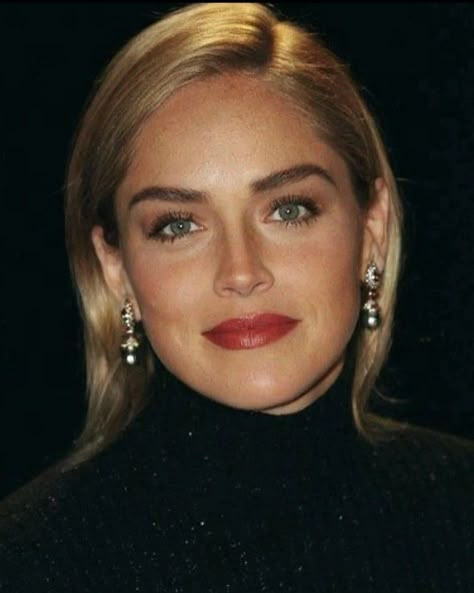 Sharon Stone Young, Actors Then And Now, Face Art Makeup, Dramatic Classic, Marilyn Monroe Photos, Sharon Stone, Hair Collection, Blonde Bombshell, Old Hollywood Glamour