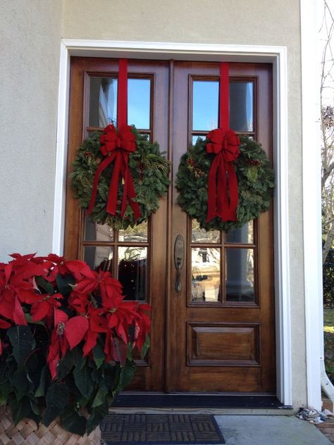 Double Door Wreath Ideas, Door Wreath Ideas, Decor Christmas Ideas, Home Decorations Ideas, Double Door Wreath, Most Pinned, Christmas Porch Decor Ideas, Nordic Winter, Christmas Decor Inspiration