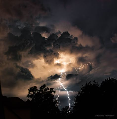 Pretty Thunderstorms, Thunderstorms Aesthetic, Pretty Lightning, Thunderstorm Aesthetic, Kristina Core, Lightning Aesthetic, Thunder Clouds, Lightning Sky, Bielefeld Germany