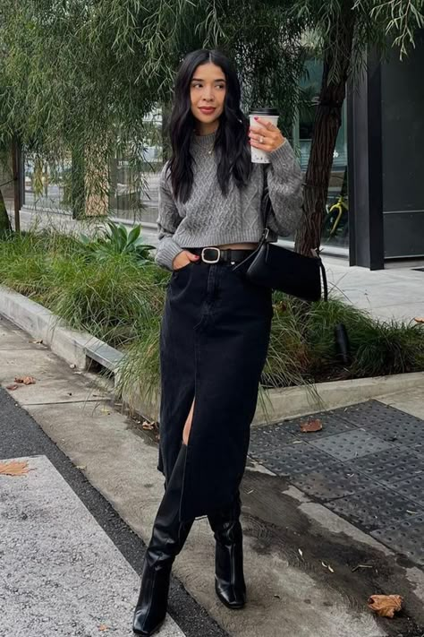 Denim Skirt Outfit Winter, Midi Rock Outfit, Denim Midi Skirt Outfit, Black Denim Skirt Outfit, Black Denim Midi Skirt, Fashionista Outfits, Denim Skirt Outfit, Jean Skirt Outfits, Skirt Outfits Fall