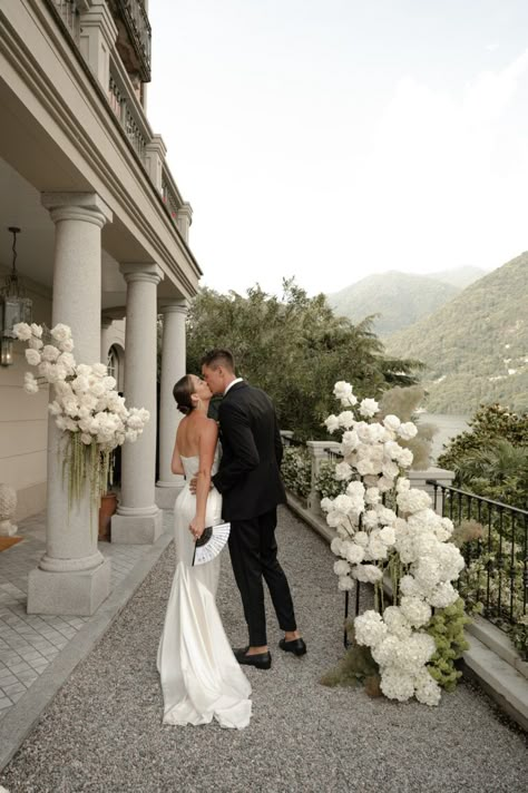 A "Timeless With a Touch of Modern Flair" Destination Wedding at Relais Villa Vittoria in Lake Como - Over The Moon Timeless Wedding Venue Ideas, Beautiful Wedding Aesthetic, Chic Timeless Wedding, Clean Aesthetic Wedding, Relais Villa Vittoria Wedding, Wedding Ideas Timeless, Relais Villa Vittoria, Classic Timeless Wedding Aesthetic, Timeless Wedding Florals