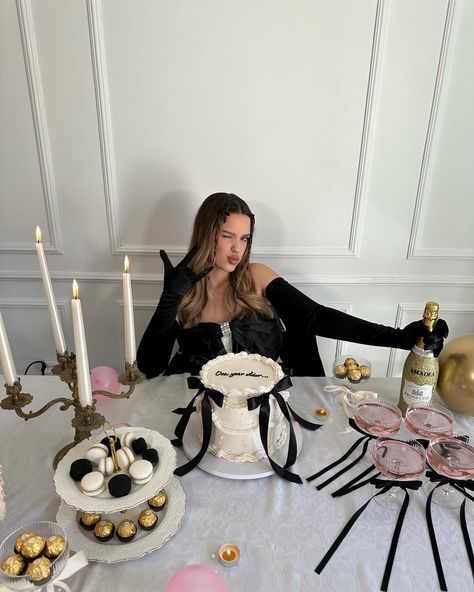 One year older and still…🖤[finish the sentence] #birthdaygirl Birthday Outfits Ideas, Finish The Sentence, Vintage Birthday Cakes, Birthday Cake Pictures, Cute Birthday Pictures, Wedding Planning Decor, January Birthday, The Sentence, Birthday Brunch