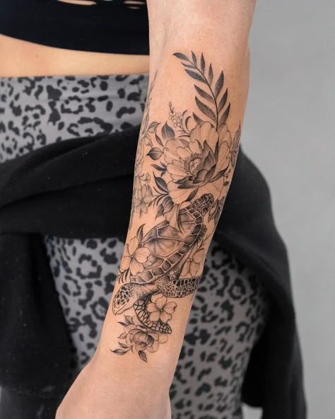 Lower Half Sleeve Tattoo, Turtle Tattoo Ideas For Women, Lower Half Sleeve, Sea Turtle Tattoo Ideas, Sleeve Tattoo Ideas For Women, Sea Tattoo Sleeve, Turtle Tattoo Ideas, Natur Tattoo Arm, Half Sleeve Tattoo Ideas