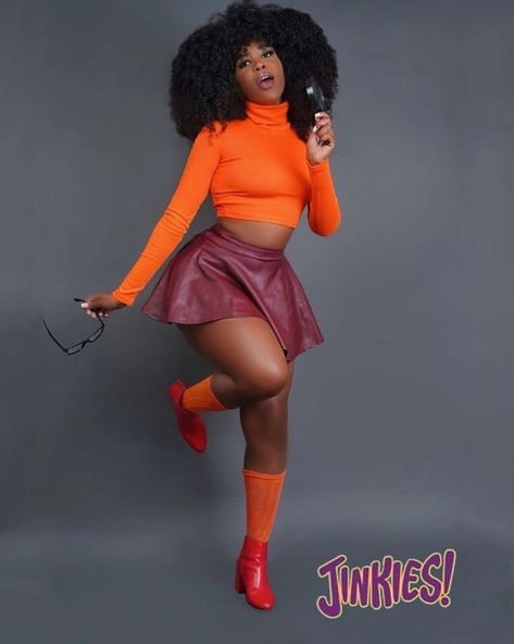 Black Velma, Velma Halloween, Hot Velma, Halloween Couple Costume Ideas, Velma Halloween Costume, Scooby Doo Halloween Costumes, Baddie Halloween, Halloween Dress Up Ideas, Black Representation