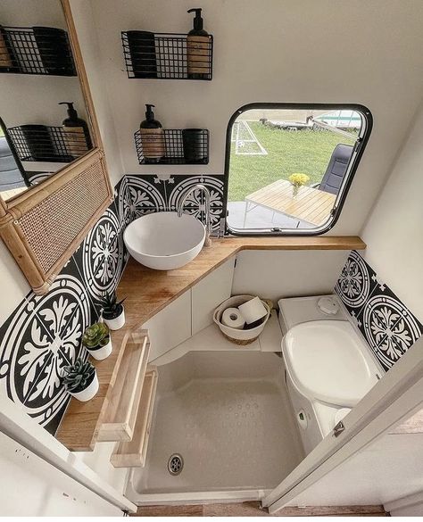 Caravan Decor, Tiny House Camper, Caravan Makeover, Bus Living, Caravan Renovation, Kombi Home, Diy Camper Remodel, Caravan Interior, Van Life Diy