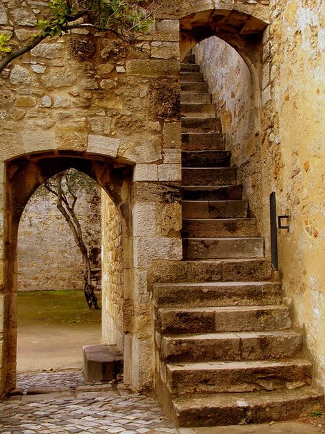 Tudor Architecture, Castles Interior, Medieval Houses, Stairway To Heaven, Architecture Old, Old Stone, Medieval Castle, Ancient Architecture, Lisbon Portugal