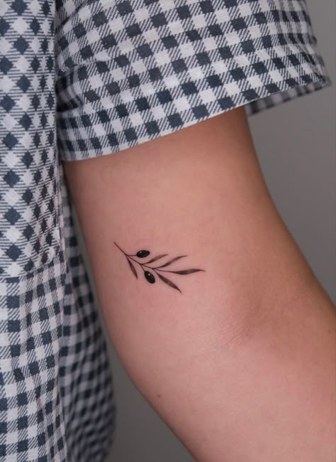 Olive Branch Simple Tattoo, Olive Tattoo Small Simple, Unique Olive Branch Tattoo, Tattoo Ideas Olive Branch, Olive Tattoo Minimalist, Branch And Vine Tattoo, Olive Branch Tattoo Finger, Oliver Branch Tattoo, Olive Flower Tattoo