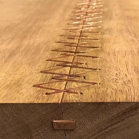 copper wire stitching by primarily wood Copper Wood, Wood Joints, Wood Joinery, Into The Woods, Woodworking Ideas, Wooden Table, Wood Work, Diy Wood Projects, Wood Shop