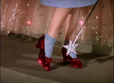 Wizard Of Oz Shoes, Ruby Core, Wizard Of Oz Movie, Dorothy Wizard Of Oz, Wizard Of Oz 1939, Ruby Red Slippers, Oz Movie, Dorothy Gale, Hollywood Costume