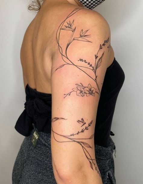 Around Arm Tattoo, Tato Minimal, Wrap Tattoo, Shoulder Tattoos For Women, Classy Tattoos, Arm Tattoos For Women, Discreet Tattoos, Dainty Tattoos, Sleeve Tattoos For Women