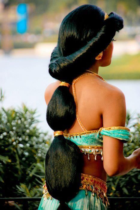 Princess Jasmine hair | halloween hair | halloween costume ideas | Aladdin | Disney Princess Yasmin Disney, Princess Jasmine Hair, Jasmine Hair, Princess Jasmine Costume, Disney Parque, Different Braids, Disney World Pictures, Flower Braids, Disney Face Characters