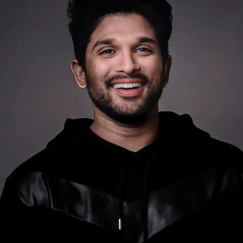 Allu Arjun Hairstyle New, Hd Cover Photos, Allu Arjun Images, Allu Arjun Hairstyle, Nicki Minaj Pictures, Girly Frame, Indian Actors, Couple Pics For Dp, Hanuman Photos