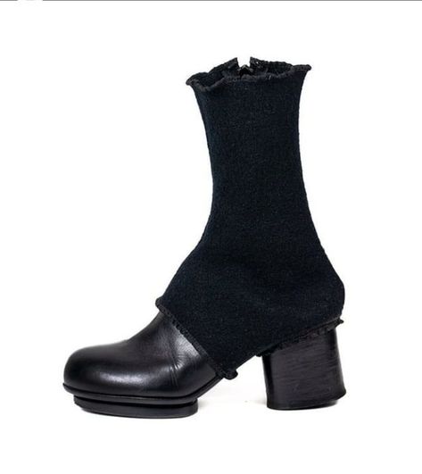 Shreya on Twitter: "Martin Margiela AW92 2-way Socked boots… " Martin Margiela, Pretty Shoes, Dream Shoes, Look At You, Mode Inspiration, Black Leather Boots, Fashion Killa, Sock Shoes, Cute Shoes