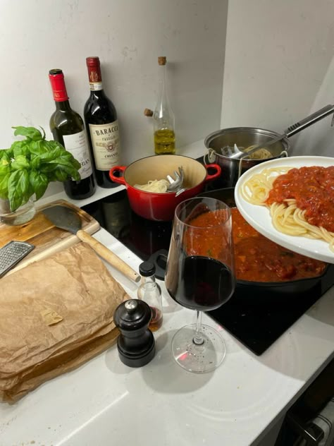 Cooking With Wine Aesthetic, Pasta And Wine Night, Italian Cooking Aesthetic, Pasta And Wine Aesthetic, Pasta Night Aesthetic, Pasta Date, Red Wine Aesthetic, Cooking Date, Pasta Italy