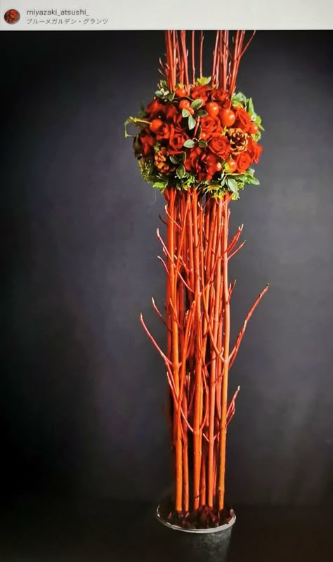 Gregor Lersch, Floral Designs Arrangements, Red Wedding Decorations, A Vase Of Flowers, Modern Flowers, Floral Art Design, Creative Flower Arrangements, Pantomime, Church Flowers