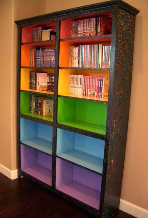 Paint colored shelves to signify different reading levels. | 29 Clever Organization Hacks For Elementary School Teachers Colored Bookshelves, Colorful Bookshelf, Clever Organization, Fun Room, Fun Organization, Future Classroom, Teacher Ideas, Organization Tips, Play Room