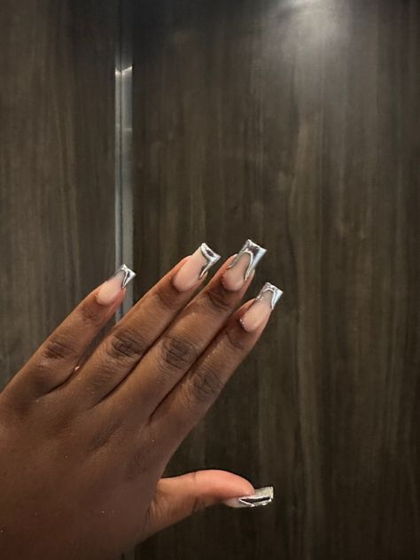 silver chrome 3d nails popular trendy nails for black girls Cute Black And Silver Nails Ideas, Silver Nails On Dark Skin, Silver Chrome Birthday Nails, Silver Chrome Nails Designs 3d, Silver 3d Chrome Nails, Medium Chrome Nails, Silver Chrome Nails Designs Square, 3d Silver Nails, 3d Chrome Nails Short