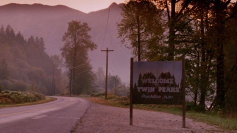 Twin Peaks Theme, Twin Peaks Aesthetic, Southern Gothic Aesthetic, Twin Peaks Fire, Kyle Maclachlan, Film Shot, Fire Walk With Me, Laura Palmer, Camping Aesthetic