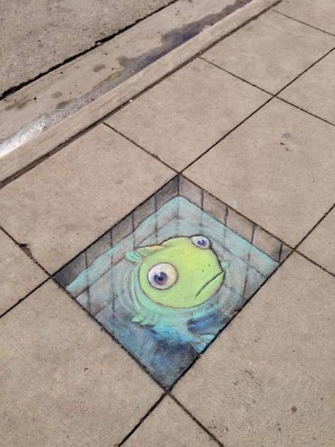 This 3D Chalk Art Takes Sidewalk Drawing To A Whole New Level – giveitlove Illusion Kunst, David Zinn, Street Art Utopia, Sidewalk Chalk Art, Sidewalk Art, 3d Chalk Art, Creation Art, Amazing Street Art, 3d Street Art