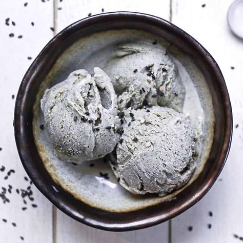 Make your own rich, creamy and nutty black sesame ice cream at home with just a handful of simple ingredients, no ice cream machine required! Sesame Ice Cream, Recipes Ice Cream, Ice Cream Mixture, Black Sesame Ice Cream, Ice Cream Base, Ice Cream Gelato, Small Food Processor, Black Sesame Seeds, Sesame Seed