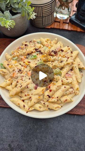 Jyoti Singh🌸 on Instagram: "White Sauce Pasta Recipe 😋😍

#_bhukh_lagi_hai #whitesaucepasta #recipes #pastarecipe #easyrecipe #macaroni #streetstyle #streetfood #viralrecipe #reelsinstagram #trendingreels #pasta #reels #macncheese" White Sauce Macaroni, White Pasta Sauce Recipe, White Sauce Pasta, Sauce Pasta, Instagram White, White Sauce, Mac N Cheese, Pasta Recipe, Pasta Recipes