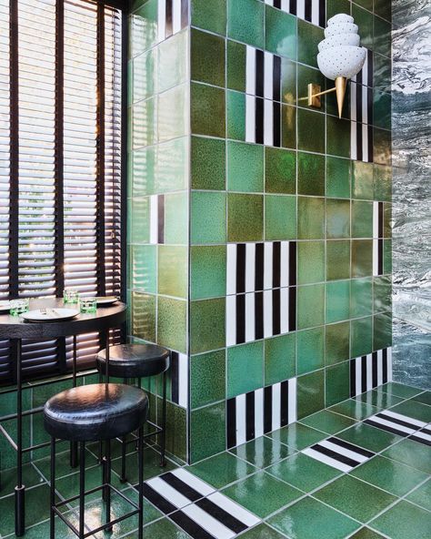 Mid Century Bathroom Tile, Intimate Bar, Proper Hotel, Indoor Tree, Stunning Hotels, Flatiron Building, Acoustic Wall, Hotel Interiors, Kelly Wearstler