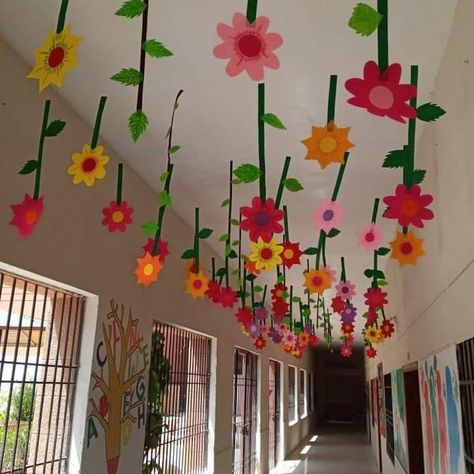 Door Decoration Ideas, Diy Classroom Decorations, Spring Classroom, Spring School, Preschool Arts And Crafts, Preschool Art Activities, Class Room, Paper Flowers Craft, Easter Decorations Kids