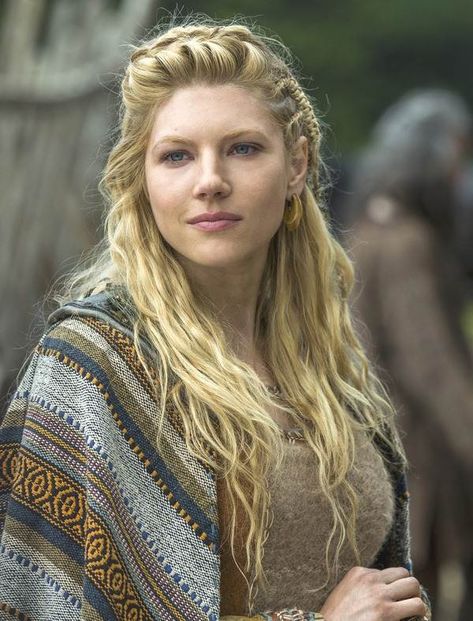 Katheryn Winnick Vikings, Lagertha Lothbrok, Kathryn Winnick, Lagertha Vikings, Lagertha Hair, Katherine Winnick, Vikings Lagertha, Viking Braids, Vikings Tv Show