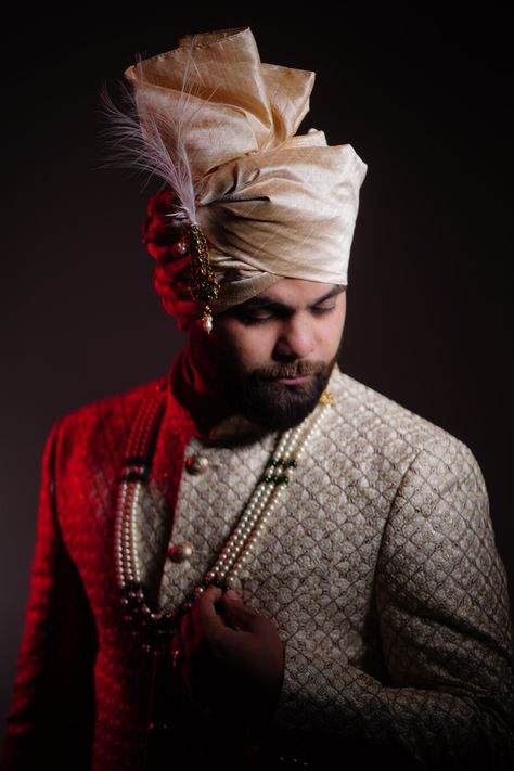 Indian Groom Attire, Dulha Pose, Solo Poses, Bride Groom Photoshoot, Indian Groom Dress, Indian Bride Poses, Muslim Wedding Photography, Groom Pose, Indian Wedding Poses