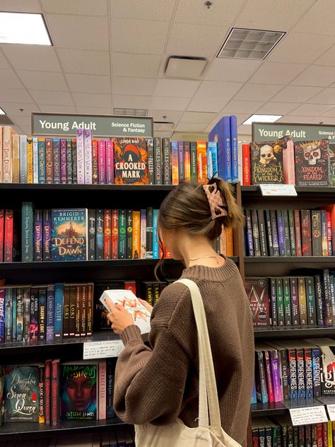 Bookstore Pics Ideas, Reading Aesthetic For Vision Board, 2025 Vision Board Aesthetic Reading, Book Reading Vision Board, Vision Board Photos Books, Read Books Vision Board, Book Girly Outfits, Reading Pictures Aesthetic, Bookstore Instagram Photos