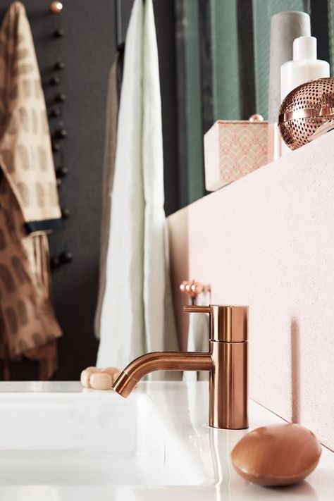 2019 Pantone's Color of the Year Through 15 Home Fixtures | Alexander Marchant Pastel Bathroom, Gold Shower Curtain, Copper Interior, Gold Taps, Copper Faucet, Copper Bathroom, Copper And Pink, Gold Shower, Copper Decor