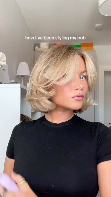 Sophie Murray on Instagram: "bob tutorial 🥰🫶🏼 #bobhaircut" Layered Hair Bob Short, Layered Bob Short Hair, Contour Bob Hair, 90s Short Bob Blowout, Short Bob Styling Tutorials, Blowout Brush Short Hair, Voluminous Bob With Bangs, 90s Bob Wavy Hair, Layered Bob Blowout