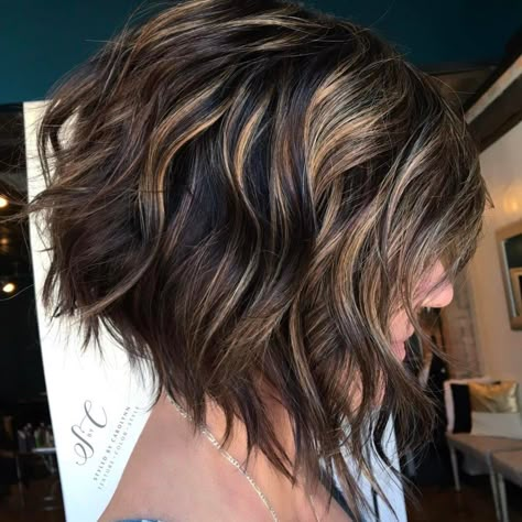 Angled Wavy Dark Chocolate Bob with Highlights Brown Hair Short Bob, Highlights Brown Hair Short, Inverted Bob Haircuts, Inverted Bob Hairstyles, Hair Color Chocolate, Chocolate Hair, Choppy Bob Hairstyles, Choppy Bob, Lob Haircut