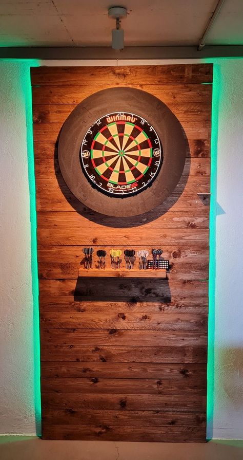 Wood Behind Dart Board, Wooden Dart Board Wall, Home Darts Setup, Dart Set Up, Electronic Dart Board Wall Ideas, Dart Board Wall Ideas Diy, Dart Room Ideas Man Cave, Dartboard Surround Diy, Dart Board Surround