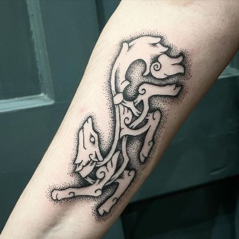 Broc on Instagram: "This very cheeky fox for Anne was my last tattoo of 2022! Based on something I drew way back in 2017, it was a bit of a blast from the past to work on something in this style and I have to say I’d love to do more little critters! 🌀 #nordictattoo #vikingtattoo #viking #norsemythology #fox #foxtattoo #dotwork #blackwork #stippling #vikingart #celticart #knotwork" Viking Fox Symbol, Celtic Fox Design, Celtic Fox Tattoo, Arctic Fox Tattoo, Viking Style Tattoo, Tommy Tattoo, Mammen Style, Norse Patterns, Nordic Tattoos