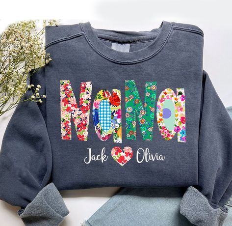 I Love Family Nana Sweatshirt Ideas, Grandma With Grandkids, Nana Birthday Gift, I Love Family, Flower Font, Nana Birthday, Cute Nicknames, Nana Grandma, Floral Printing