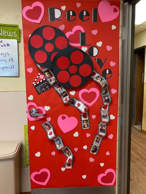 Valentines Classroom Decorations, Valentines Door Decorations Classroom, Valentines Classroom Door, Valentine Bulletin Boards, Valentines Day Bulletin Board, Valentine Door Decorations, School Door Decorations, Door Decorating Contest, School Doors