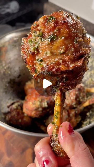 Fried Chicken Drum Stick Recipes, Chicken Leg Lollipops, Drum Stick Recipes, Lollipop Chicken Drumsticks, Drumstick Lollipops, Chicken Lollipops Recipe, Non Veg Snacks, Chicken Lollipop, Chicken Drums