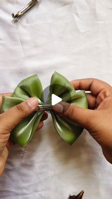 Arte_studio on Instagram: "Tissue organza Double layer Bows Dm for orders and queries #bows #hairbows #trendingreels #instagram #instadaily #instagood #instareels #explorepage #instafeed #reelsinstagram #explore #exploremore #reelsindia #india #smallbusiness #smallbusinessowner #hairaccessories #bowmaking #diy #organzabows #doublelayerbow #trendingsongs #trendingnow #supportsmallbusiness #order #babybows #kidshairbow #kidshairbows" Silk Hair Bow, Kids Hair Bows, Make Bows, Trending Songs, Silk Hair, Baby Bows, Layered Hair, How To Make Bows, Kids Hairstyles