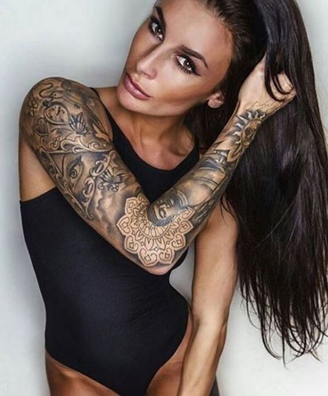 There is nothing sexier than women with sleeve tattoos. Here are 43 of the most breathtaking sleeve tattoos for women on the internet. Enjoy! Tattoo Sternum, Tattoo Rib, Tattoos Shoulder, Skin Photography, People Architecture, Art Photographers, Beautiful Arms, Tattoo Thigh, Tattoo Wrist