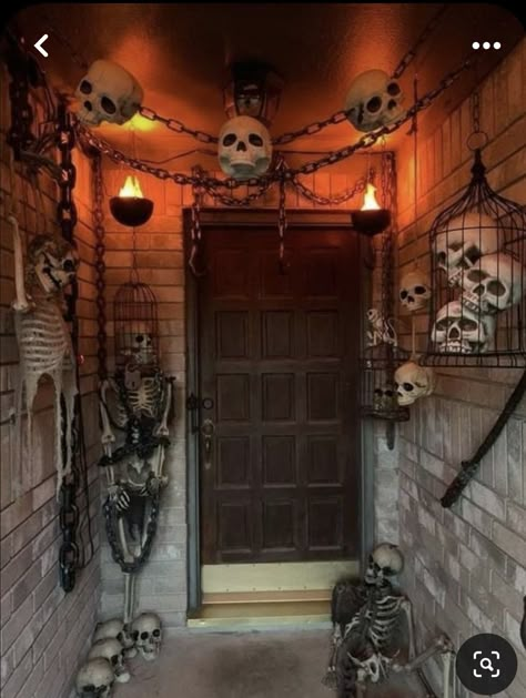 Porche Halloween, Easy Outdoor Halloween Decorations, Halloween Decorations To Make, Scary Halloween Decorations Outdoor, Strašidelný Halloween, Scary Halloween Decorations Diy, Halloween Diy Outdoor, Halloween Outside, Casa Halloween