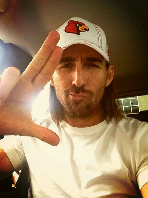 Jake Owen showing some UofL <3 College Love, Country Musicians, Jake Owen, University Of Louisville, City College, My Old Kentucky Home, By The Grace Of God, The Grace Of God, Louisville Cardinals