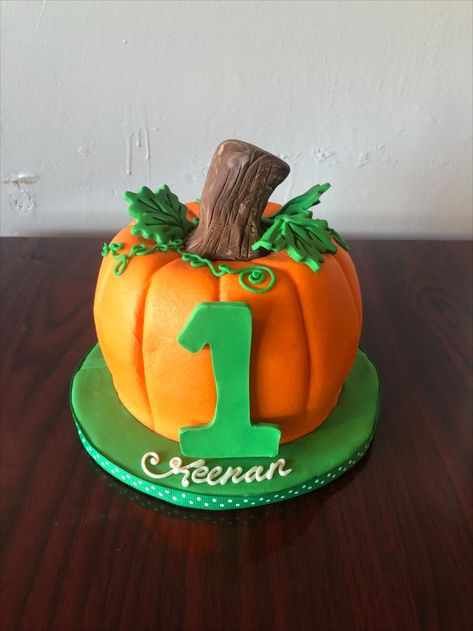 Pumpkin Smash Cake, Pumpkin Smash, Pumpkin 1st Birthdays, Pumpkin First Birthday, 1st Birthday Cakes, Fall Cakes, Pumpkin Party, Pumpkin Theme, 1st Birthdays