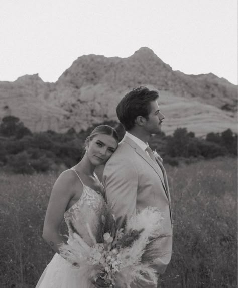 Civil Wedding Photos, Eternal Covenant, Arizona Desert Wedding, Wedding New Zealand, Wedding Photo Sharing, Groom Photoshoot, Bride Pictures, Pre Wedding Shoot Ideas, Wedding Couple Photos