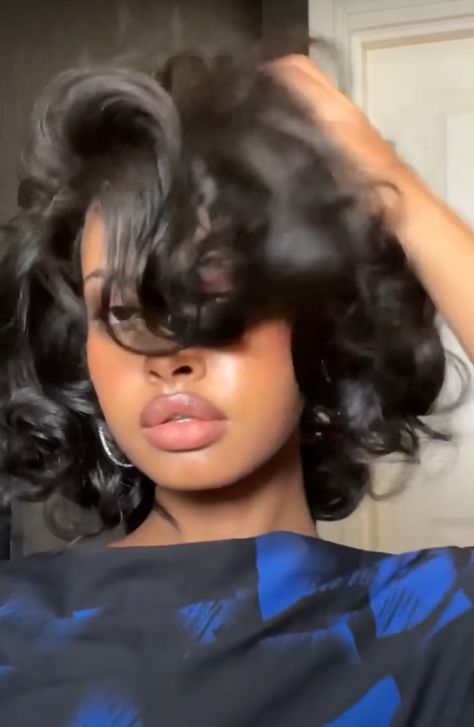 Short Curly Wet Hair Look, 90s Fluffy Bob Black Women, Silk Press With Volume, 90s Blowout Bob Black Women, Silk Press Haircut, Blowout Bob Hair, Sew In Short Hairstyles Black Women, Fluffy Curls Black Women, Silk Press Natural Hair Side Part